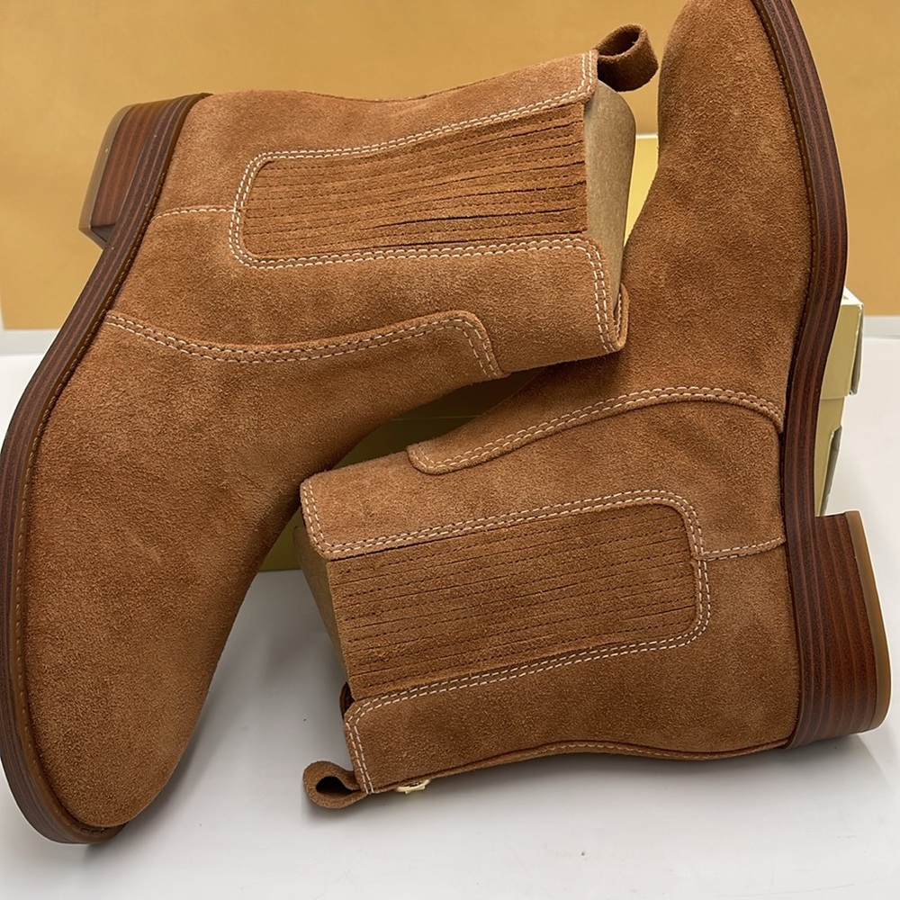 MICHAEL KORS ELLA FLAT BOOTIE SUEDE
49F4ELFE5S
LUGGAGE - Picture 11 of 16